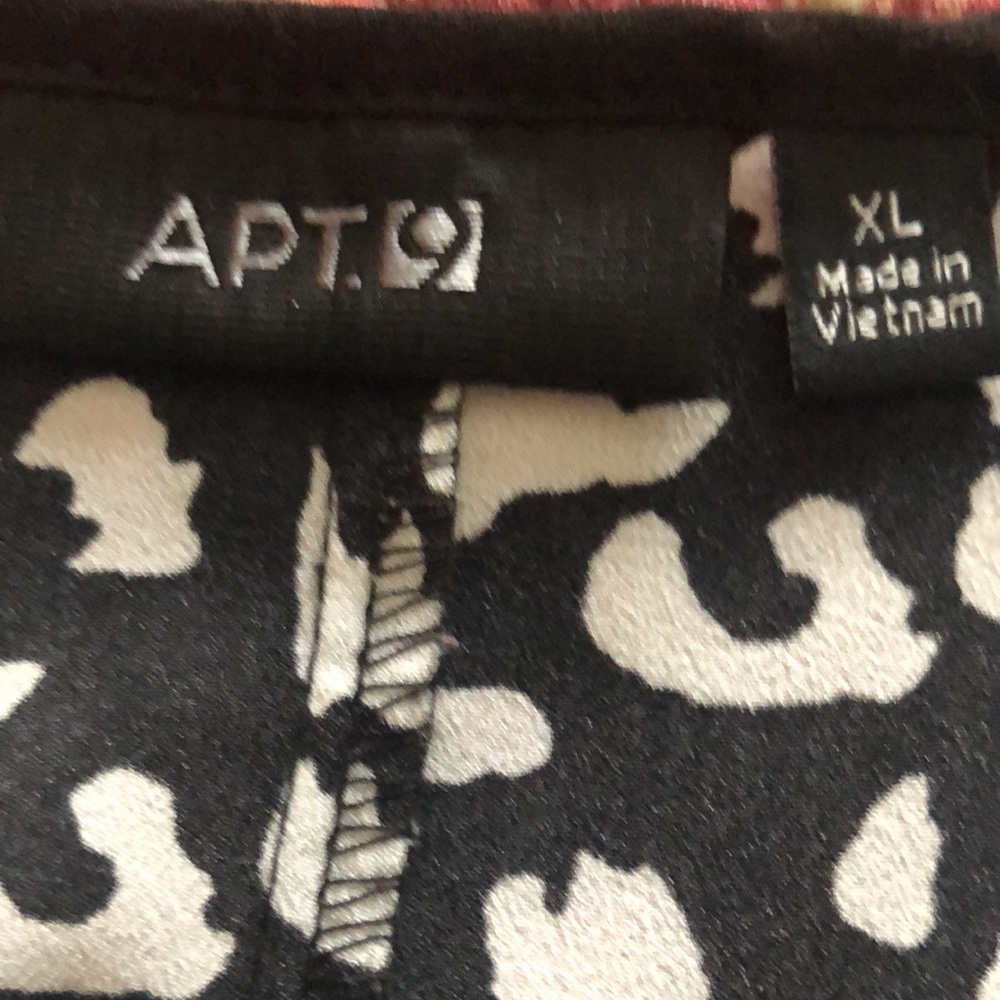 Apt 9 black and white top - Picture 4 of 6